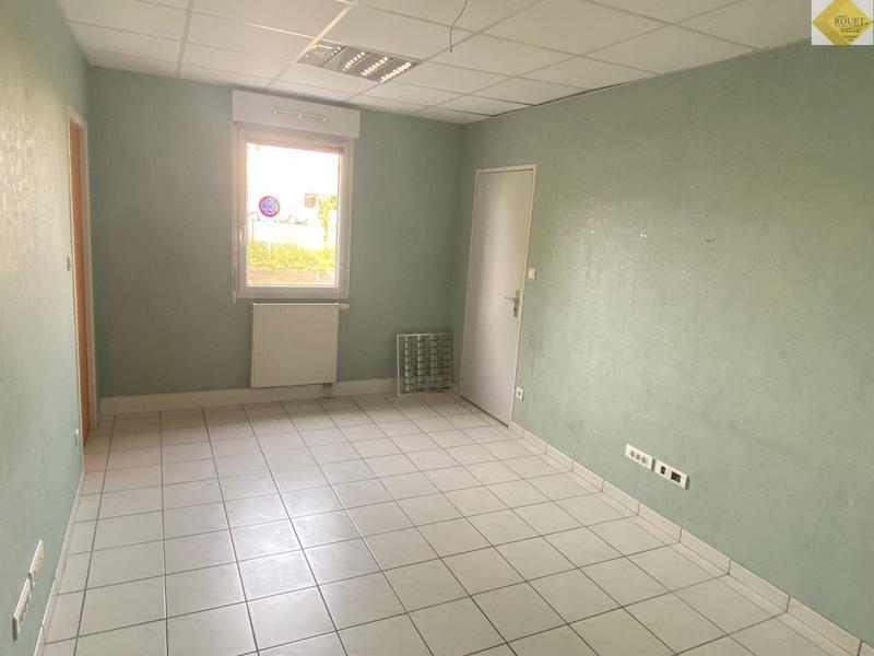 Local d'activités - 1 623 m² - 23 pièces