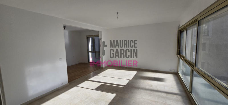 Appartement - 95 m² - 5 pièces
