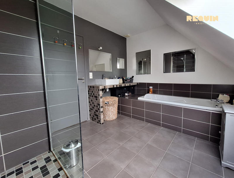 Maison - 133 m² - 6 pièces