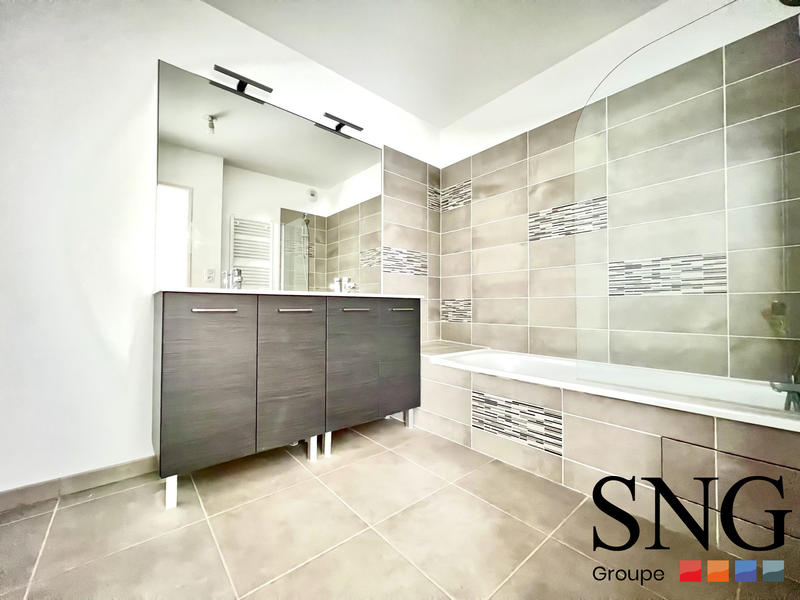 Appartement - 85 m² - 4 pièces