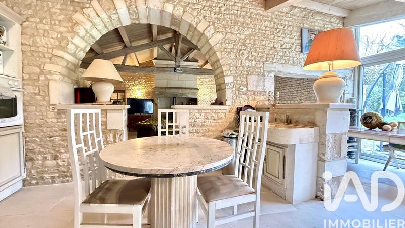 Maison - 251 m² - 8 pièces