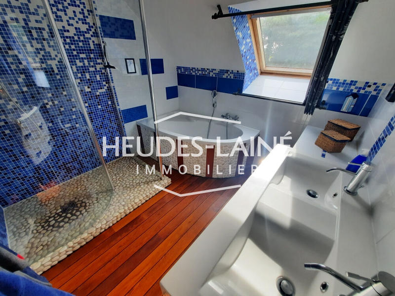 Maison - 201 m² - 7 pièces