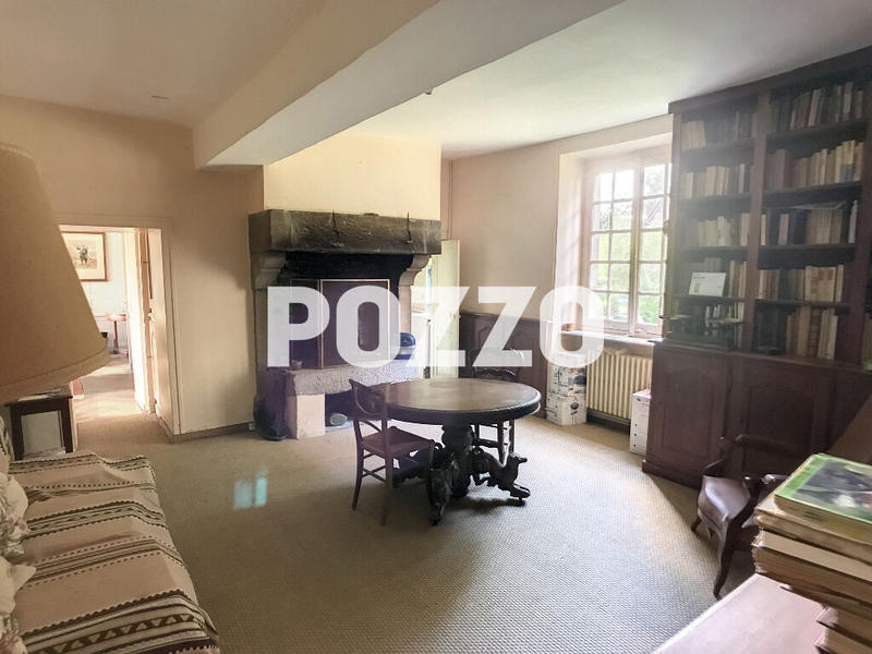 Maison - 334 m² - 7 pièces