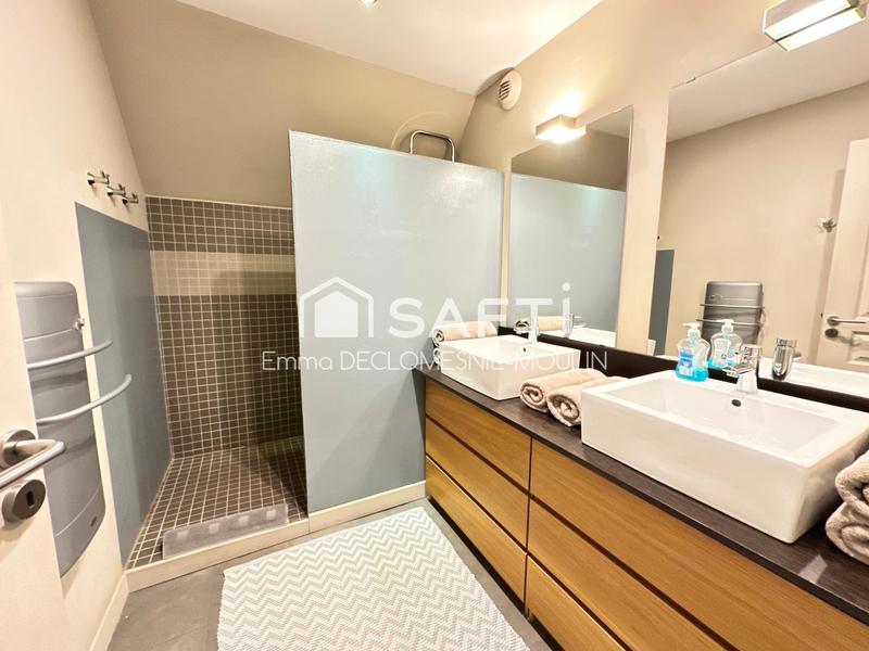 Maison - 400 m² - 12 pièces