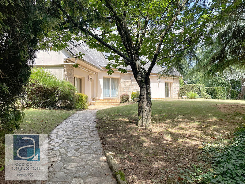 Maison - 290 m² - 10 pièces