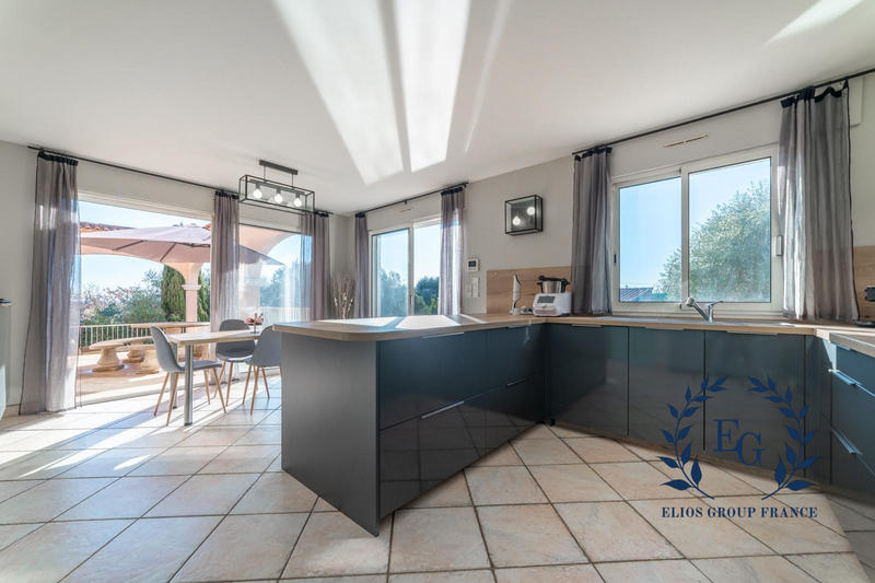 Villa - 420 m² - 7 pièces