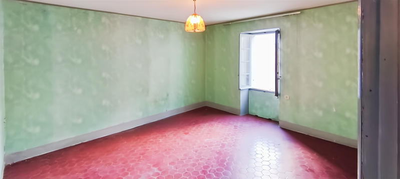 Maison - 120 m² - 9 pièces