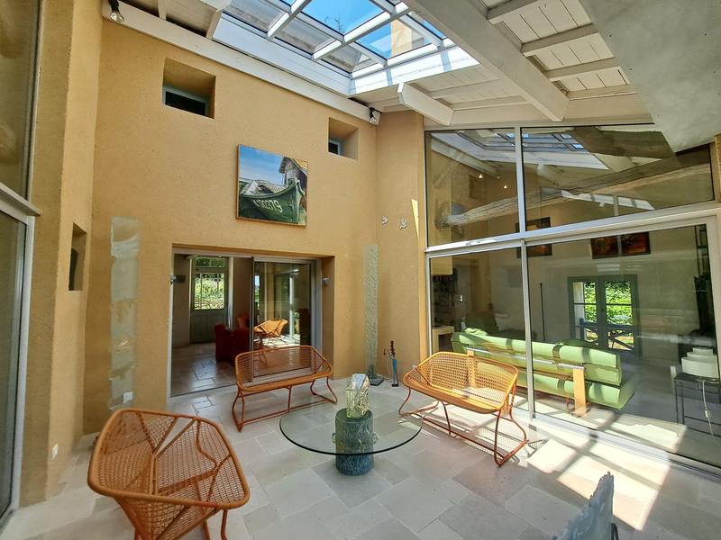 Maison - 362 m² - 9 pièces