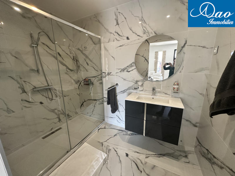 Maison - 290 m² - 6 pièces