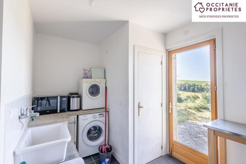 Maison - 258 m² - 9 pièces