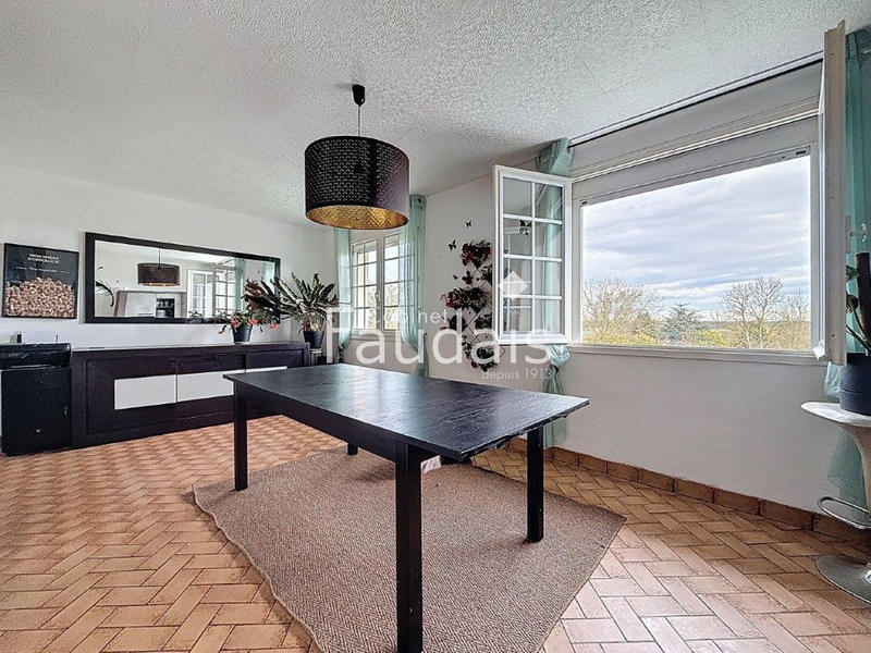 Maison - 135 m² - 9 pièces