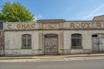 Maison - 900 m² - 1 pièce