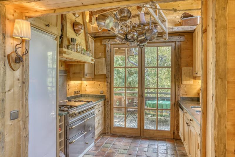 Châlet - 383 m² - 8 pièces