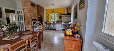 Maison - 203 m² - 8 pièces