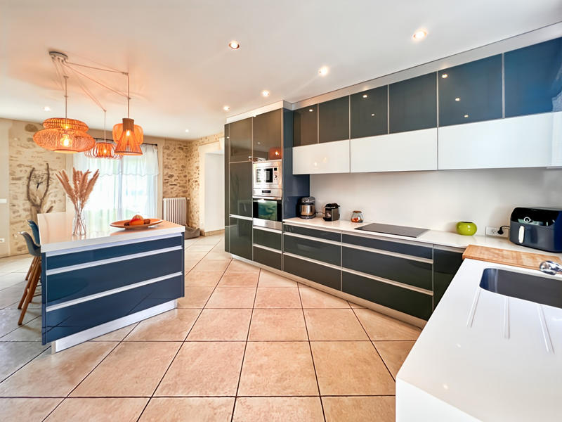 Maison - 184 m² - 6 pièces