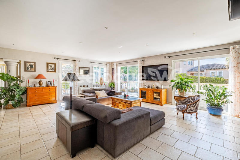 Villa - 205 m² - 7 pièces