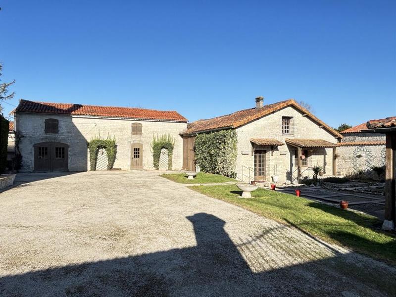 Propriété - 146 m² - 6 pièces