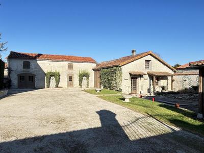 Propriété - 146 m² - 6 pièces