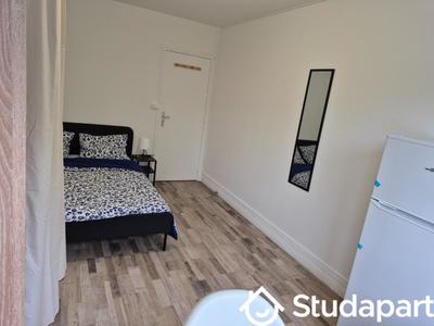 Chambre - 9 m² - 1 pièce