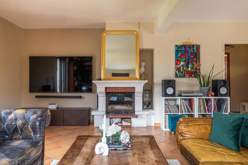 Maison traditionnelle - 210 m² - 8 pièces