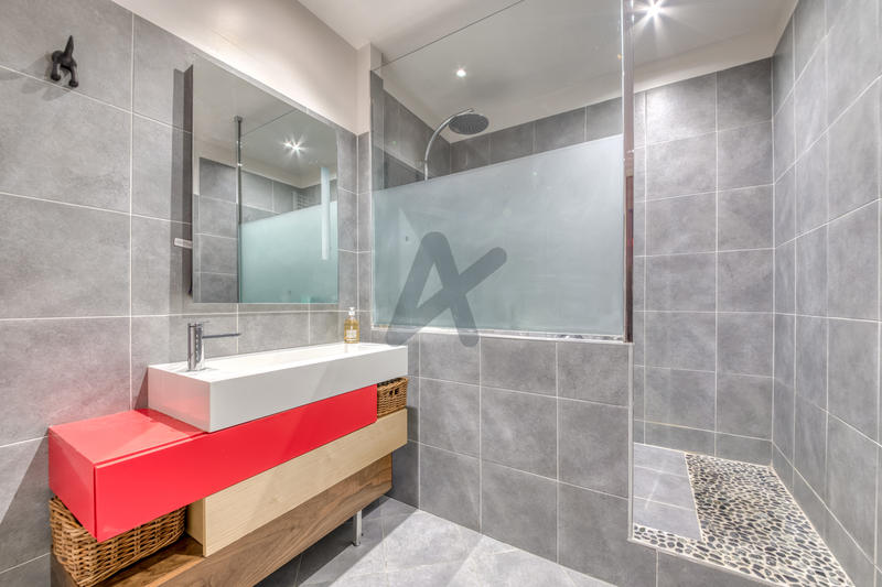 Appartement - 180 m² - 5 pièces