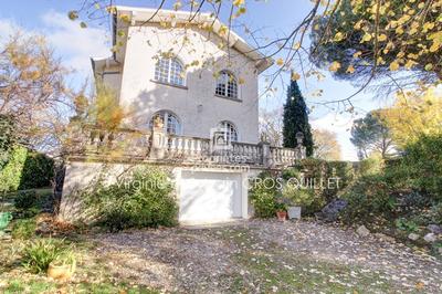 Maison - 215 m² - 8 pièces