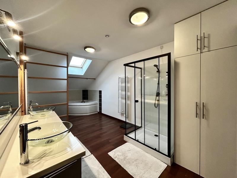 Maison - 190 m² - 6 pièces