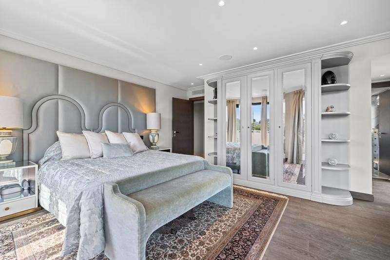 Appartement - 182 m² - 5 pièces