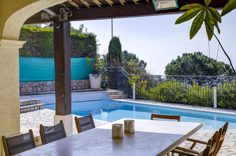 Villa - 220 m² - 6 pièces