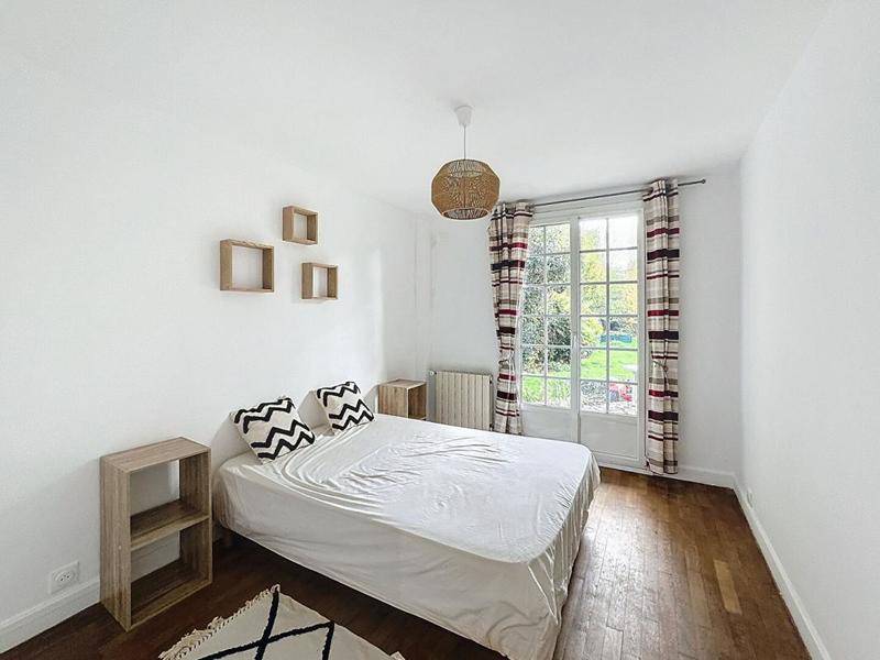 Maison - 247 m² - 8 pièces