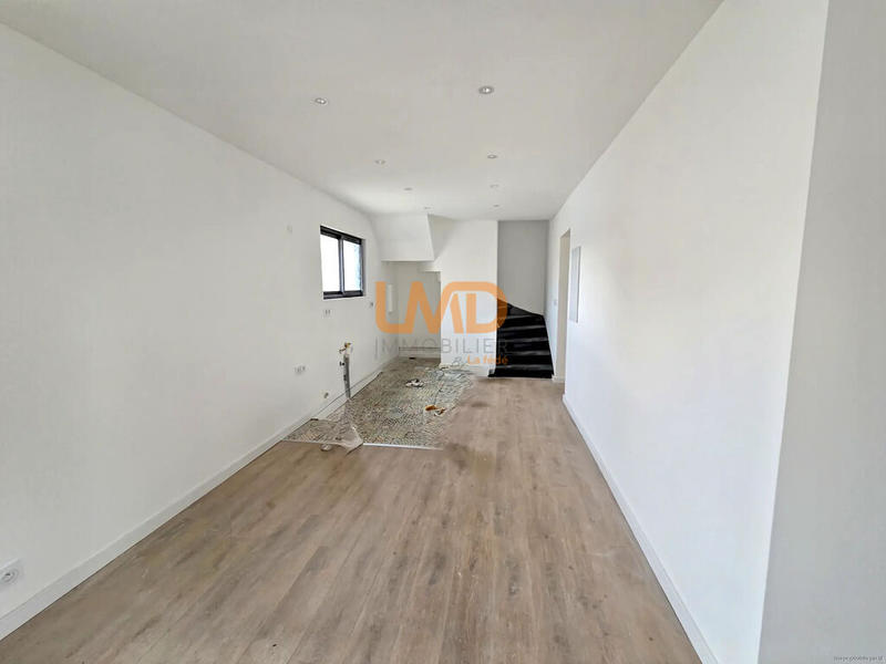 Maison - 200 m² - 9 pièces