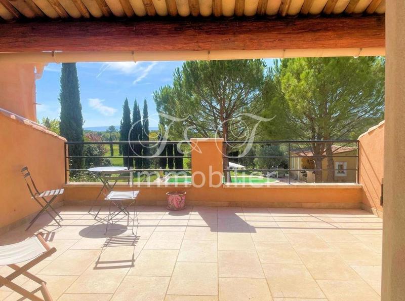 Propriété - 275 m² - 8 pièces