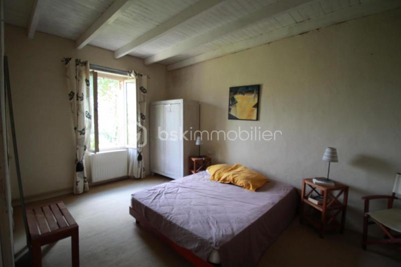 Corps de ferme - 300 m² - 10 pièces