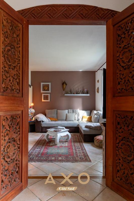 Propriété - 164 m² - 6 pièces