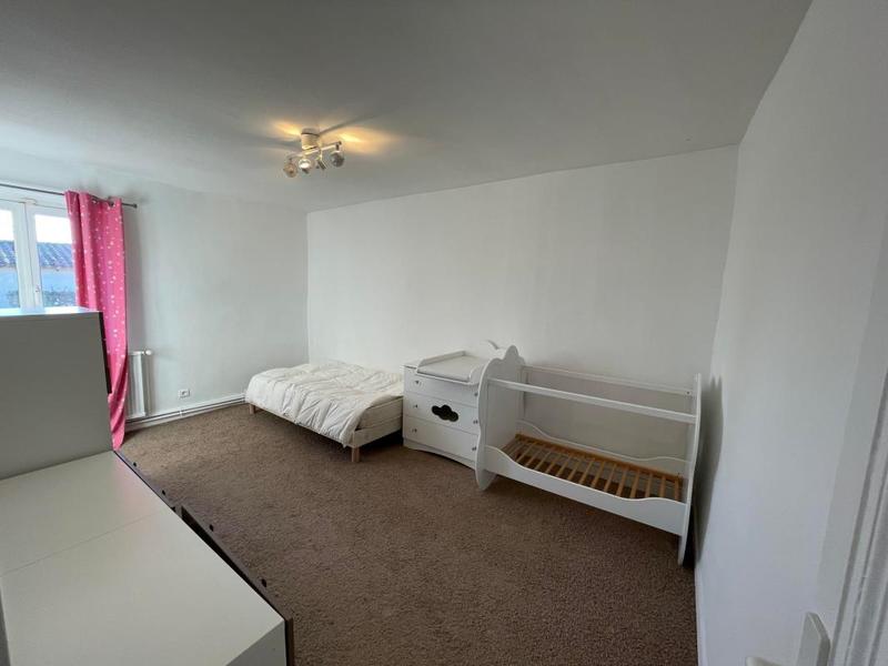 Maison - 300 m² - 8 pièces