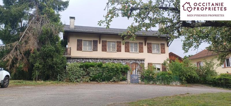 Maison - 263 m² - 9 pièces