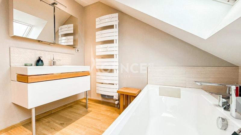 Maison - 158 m² - 5 pièces