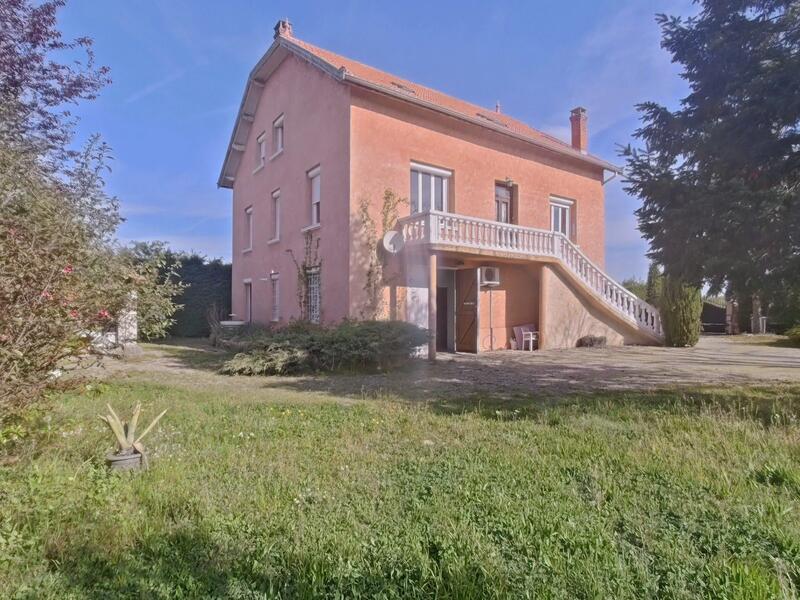 Maison contemporaine - 202 m² - 6 pièces