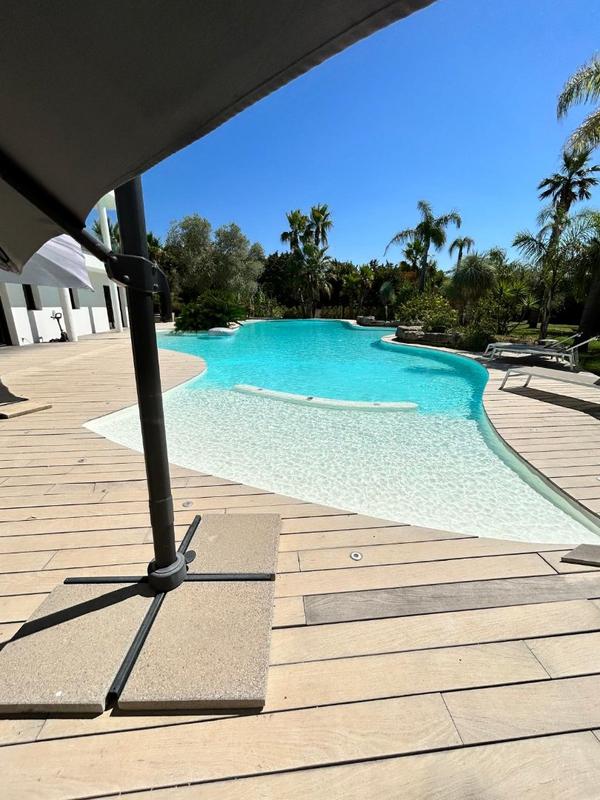 Maison contemporaine - 900 m² - 12 pièces