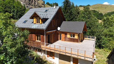 Châlet - 329 m² - 13 pièces