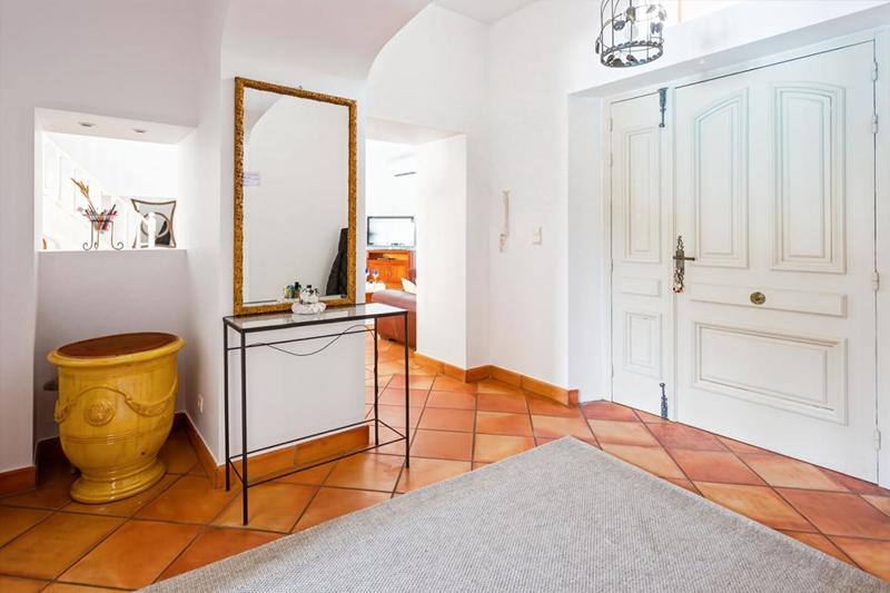 Maison - 267 m² - 9 pièces