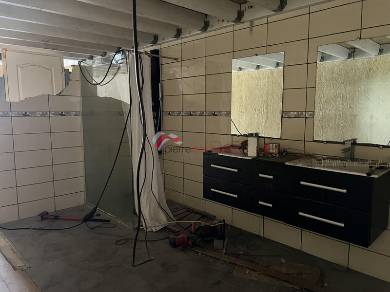 Maison - 200 m² - 6 pièces