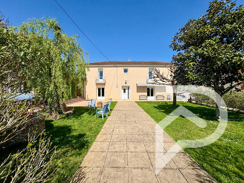 Maison - 187 m² - 11 pièces