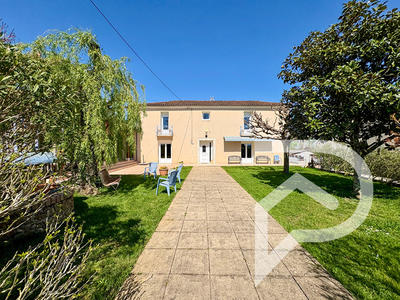 Maison - 187 m² - 11 pièces