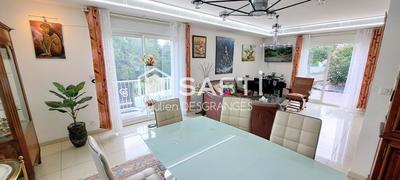 Maison - 200 m² - 7 pièces