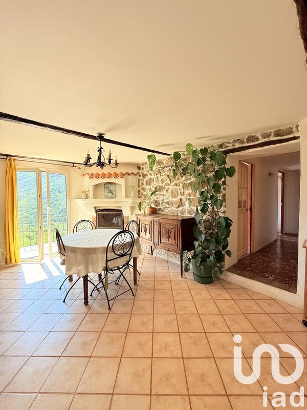 Maison - 97 m² - 5 pièces