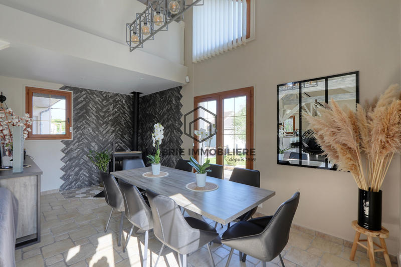 Maison - 160 m² - 6 pièces