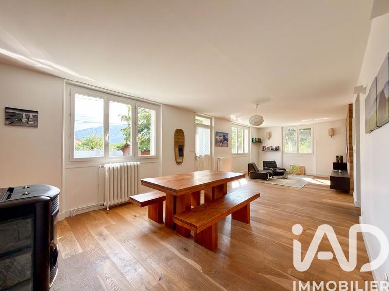 Maison - 210 m² - 7 pièces