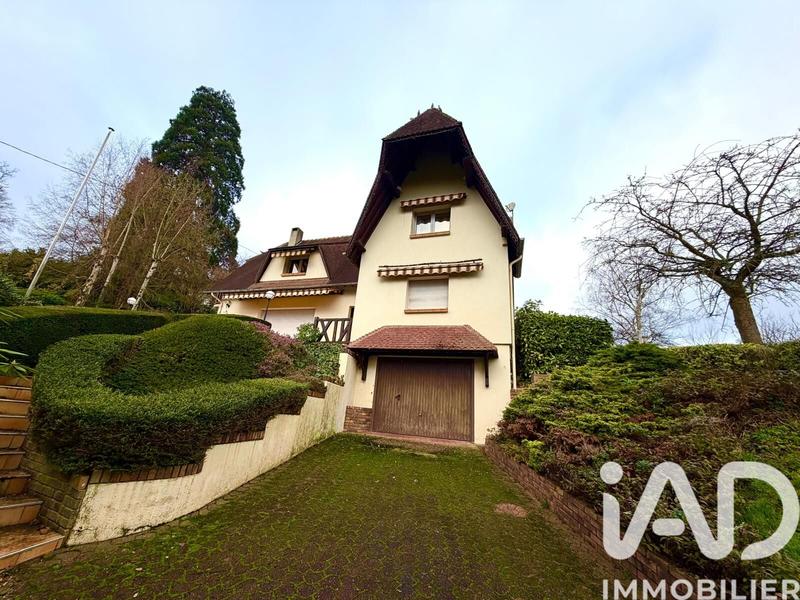 Maison - 222 m² - 7 pièces