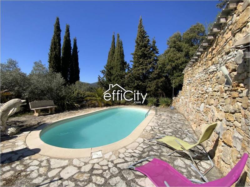 Maison - 134 m² - 7 pièces